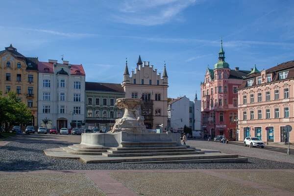 File:Děčín, Masarykovo náměstí (2021) (5).jpg