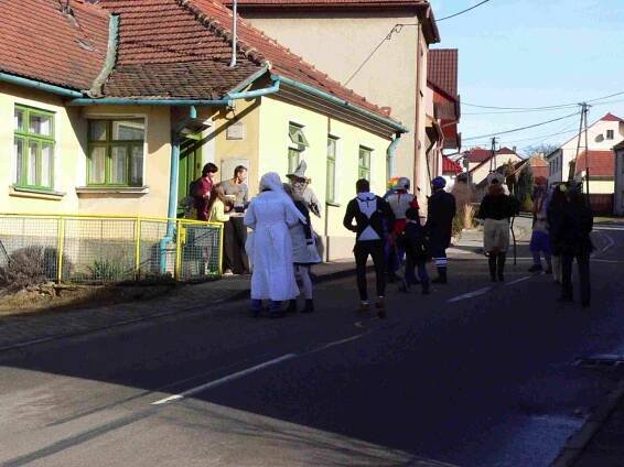 Rok 2016 - 02/2016 MASOPUSTNÍ PRŮVOD - Oficiální stránky obce Okrouhlá