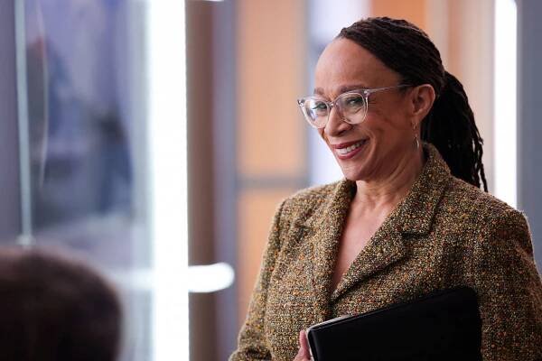 Nemocnice Chicago Med - This Town Ain't Big Enough for Both of Us - Z filmu - S. Epatha Merkerson
