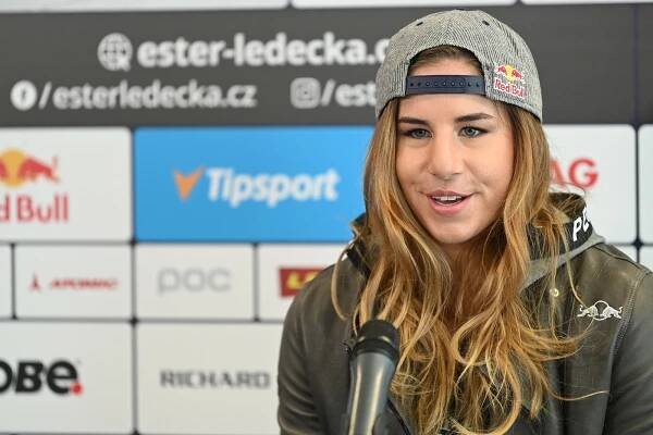 Chci další medaile a trofeje, vzkázala Ledecká. Při hodnocení přišla řeč na pád