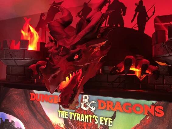 Dungeons & Dragons: The Tyrant's Eye Interactive Dragon Head Topper