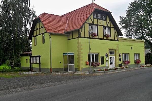 Podbořanský Rohozec - obecní úřad foto 1