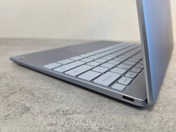 Hliníkový Dell XPS 13 9315 i7-1250U 16GB 512SSD FHD+ 13,4“ Win11 Operační systém Windows 11 Home