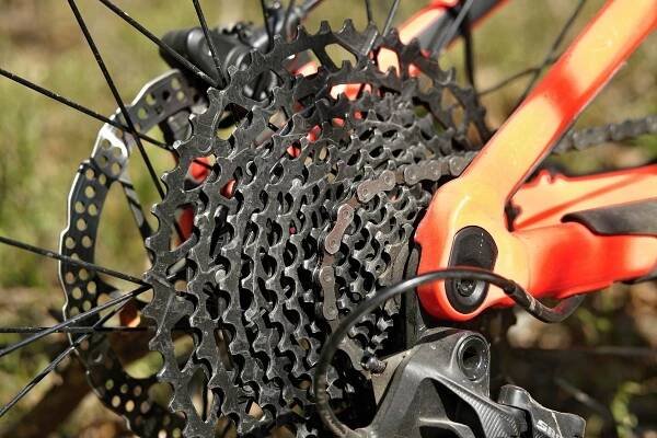 Giant Trance 29 3 | Vydařený základ z Marzoškou (TEST) | BikeAndRide.cz