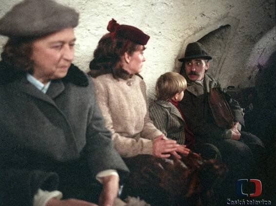 Věra Tichánková, Marie Málková, Pavel Zedníček - Malá podmínka štěstí - Z filmu