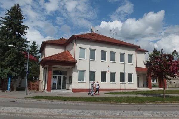 Kobylí - obecní úřad foto 1