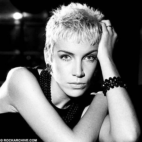 Annie Lennox, Eurythmics relaxing in a London hotel in 1985 photographed by Steve Rapport