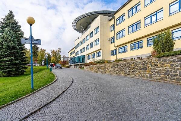 Modernizace ZP v oborech poskytujících návaznou péči, zřízení pracoviště MR a jednotky NIP