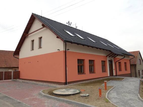 Novostavna obecního domu, Bousov - STAVEBNÍ FIRMA Libor Jindřichovský s.r.o.
