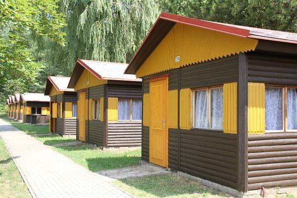 Volnočasový areál Bakov nad Jizerou - Chatová a stanová osada - Kempy, chatky a bungalovy - Český ráj - Bakov nad Jizerou