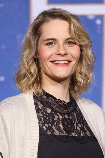 Hazel Brugger - Starporträt, News, Bilder | GALA.de