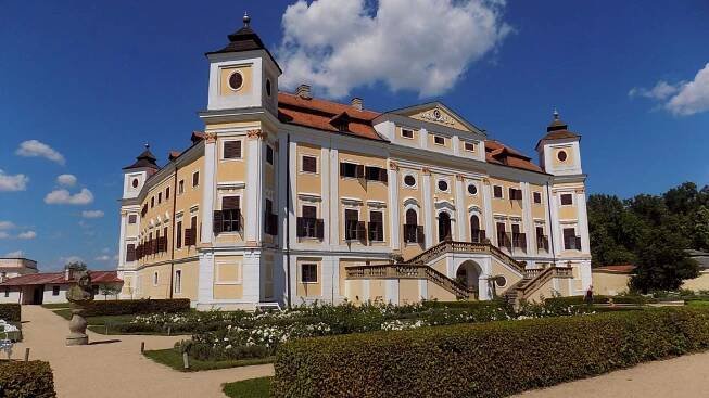 Zámek Milotice u Kyjova – Kostými, otevírací doba, akce