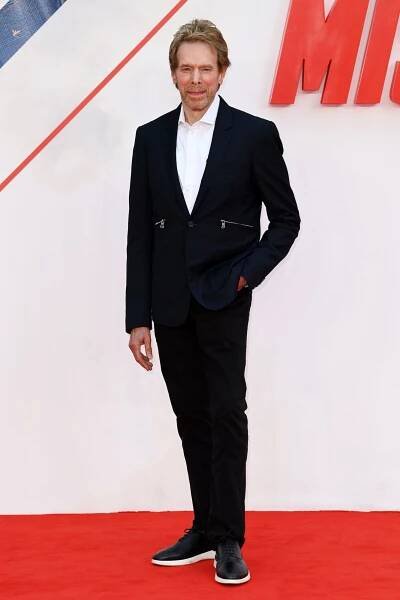 Tom Cruise Turns Heads at ‘Mission: Impossible 7’ Premiere