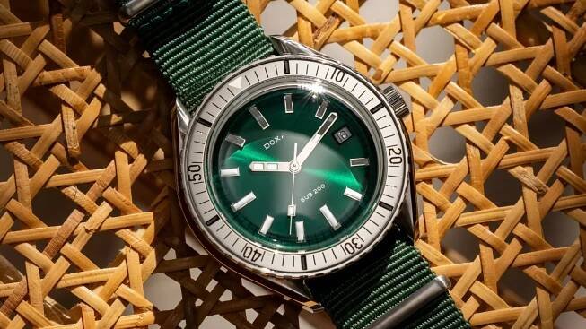 Doxa SUB 200 s ocelovou lunetou: Když si legenda potápění oblékne smoking a zazáří jasněji než Seiko, Longines nebo Baltic
