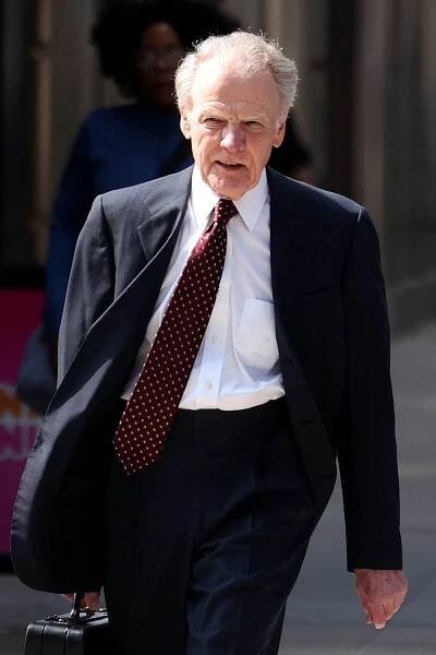 ormer Speaker Michael Madigan  arrives at the Dirksen U.S. Courthouse with attorneys Thomas Breen, center, and Robert Stanley for a hearing on sentencing guidelines on June 10, 2025.
