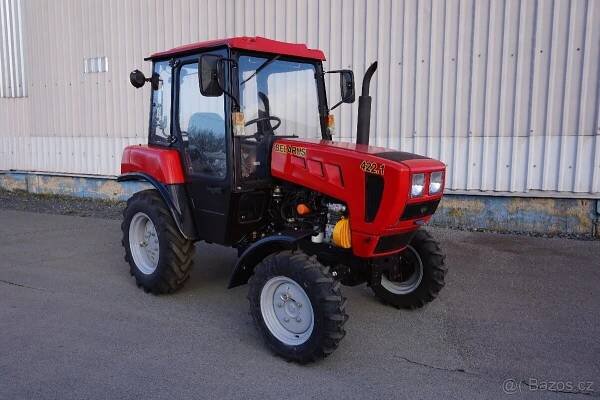 Traktor Belarus 422.1 - Praha - východ