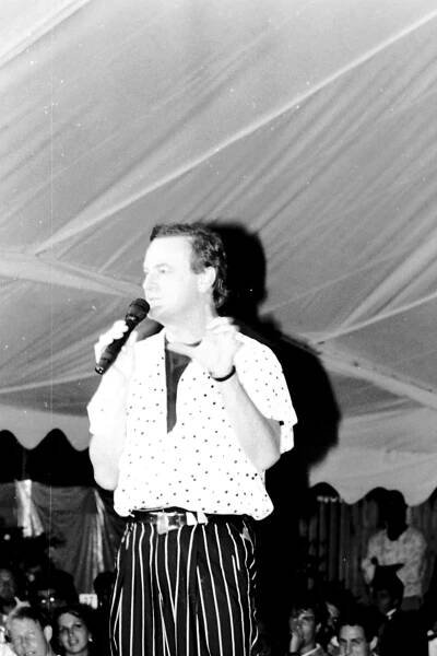 Singer Peter Allen at From the Pines with Love 1985 benefit 3.jpg