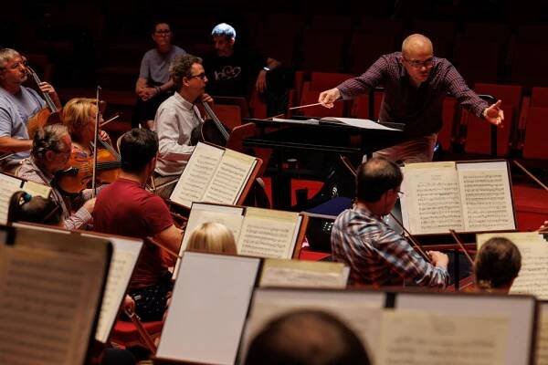 Karlovarský symfonický orchestr věnuje sezonu Bedřichu Smetanovi