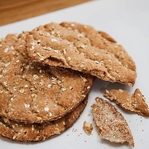 KNÄCKEBRÖD FLERKORN Křehký chléb vícezrnný