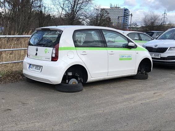 Fotografické úlovky z ulic a silnic - Strana 226 - Lampárna - ŠKODA Forum - SKODAHOME.cz