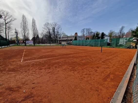 Příprava areálu a tenisových kurtů na sezónu 2024 - TJ Spartak Chuchelná