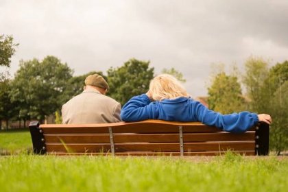 Část seniorů zůstane bez důchodu. Ombudsman: Česku hrozí sociální problém