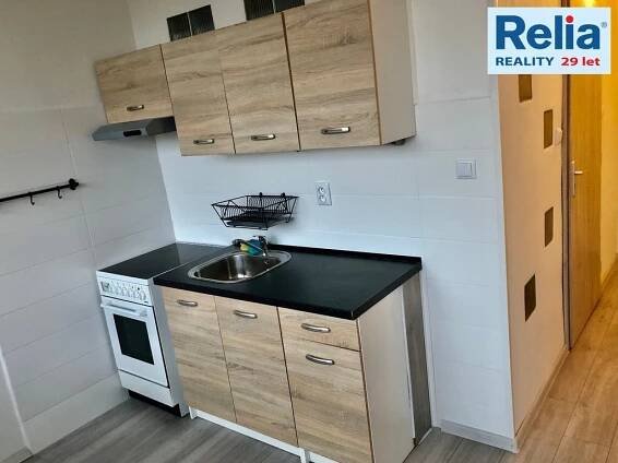 Pronájem zrekonstruovaného bytu 2+kk s lodžií, 39 m2 - ul. Křišťálová, JBC