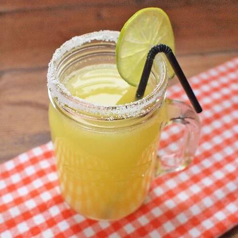 Zobrazit Lehká mango margarita receptů