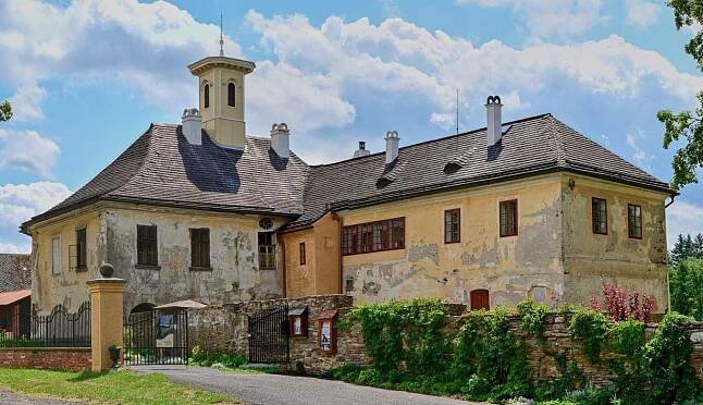 Zámek Nemilkov - Velhartice, Šumava a Lipno | Regiontourist.cz