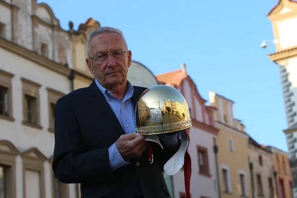 Tisková konference k Pardubickému super víkendu 2025 – Zlatá přilba Pardubice