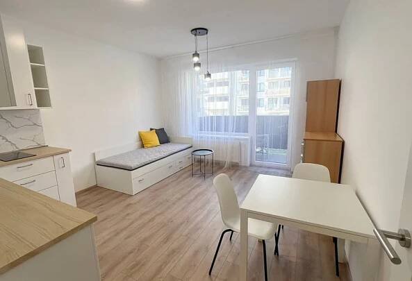 Pronájem moderního bytu 1+kk s balkonem, 27 m²