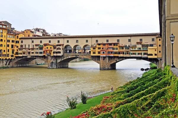 Soubor:Italy-0975 - Ponte Vecchio (5195662267).jpg – Wikipedie