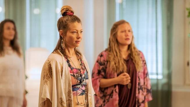 Paras vuosi ikinä - Esiäidin totuus - Z filmu - Niina Koponen, Ella Lahdenmäki
