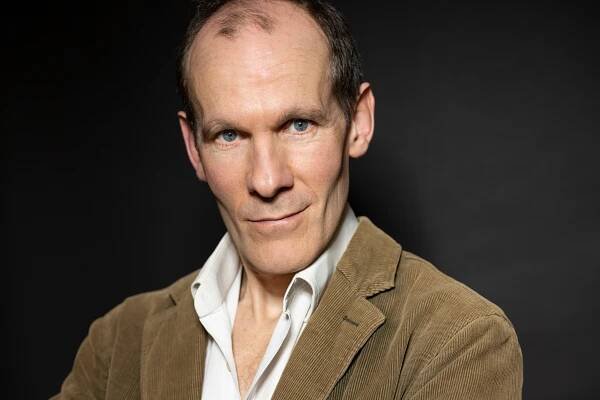 Simon Paisley Day dnes slaví své 58. narozeniny!