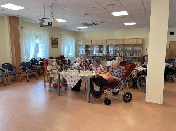 Narozeninové posezení a vystoupení ZUŠ Heřmanův Městec - Oficiální stránky Domov pro seniory Heřmanův Městec