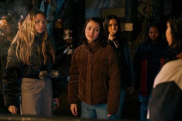 Pod mostem - Milosrdenství samo - Z filmu - Chloe Guidry, Izzy G.