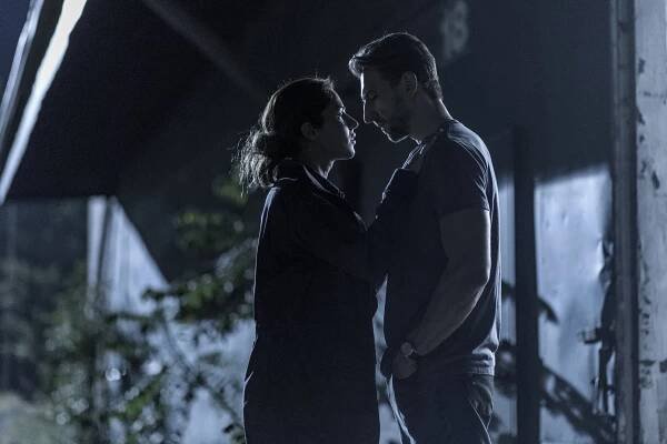 Annet Mahendru, Maximilian Osinski - The Walking Dead: World Beyond - Blood and Lies - Z filmu