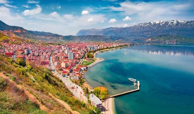 Pogradec: město ve východní Albánii