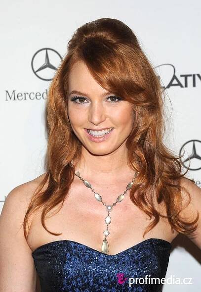 Alicia Witt - celebrity účes - HappyHair