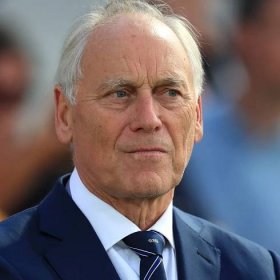 Colin Graves edging closer to Yorkshire return as board meets to discuss offer