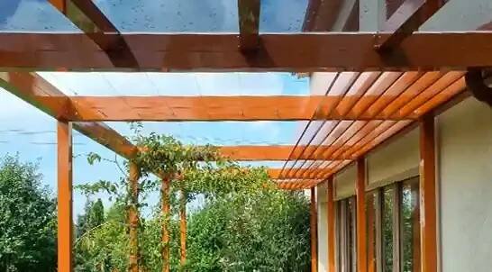 Hliníková bioklimatická pergola Rolux