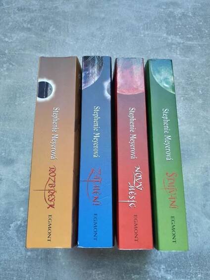 Stephenie Meyerová - Stmívání - sága 4 díly - Knižní sci-fi / fantasy