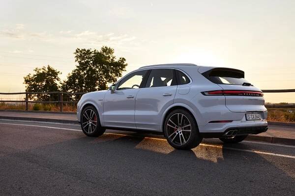 Porsche Cayenne Turbo E-Hybrid - auto-mania.cz