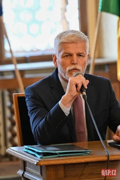 Prezident Petr Pavel se v Plzni sešel s primátorem Zarzyckým. Jaká témata řešili? - QAP.cz