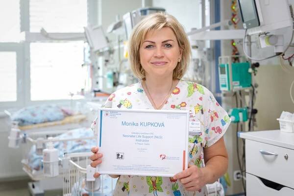 Staniční sestra Oddělení neonatologie FN Ostrava získala evropský certifikát