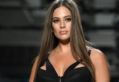 Model Ashley Graham criticises airbrushing, saying women 'of a certain size demand respect'