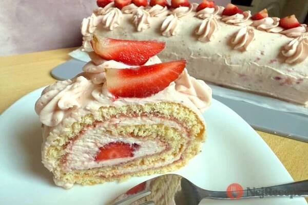 Recept Jahodová roláda s mascarpone krémem