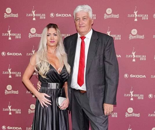 S rodinou je na nože: Láska trenéra Říhy Soňa se bojí jít na pohřeb