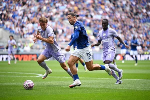 Grealishův perfektní start v Evertonu? Toffees by si ho rádi nechali, on sám cílí na šampionát