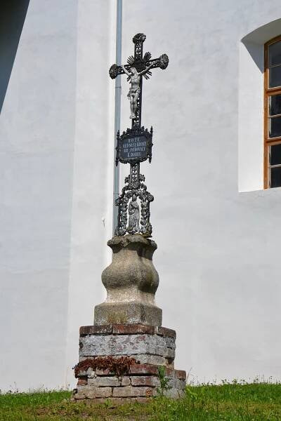 Fotografie - Dobešov - křížek u kaple - 16.07.2022